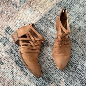 Seychelles Brown Heeled Booties sz 8